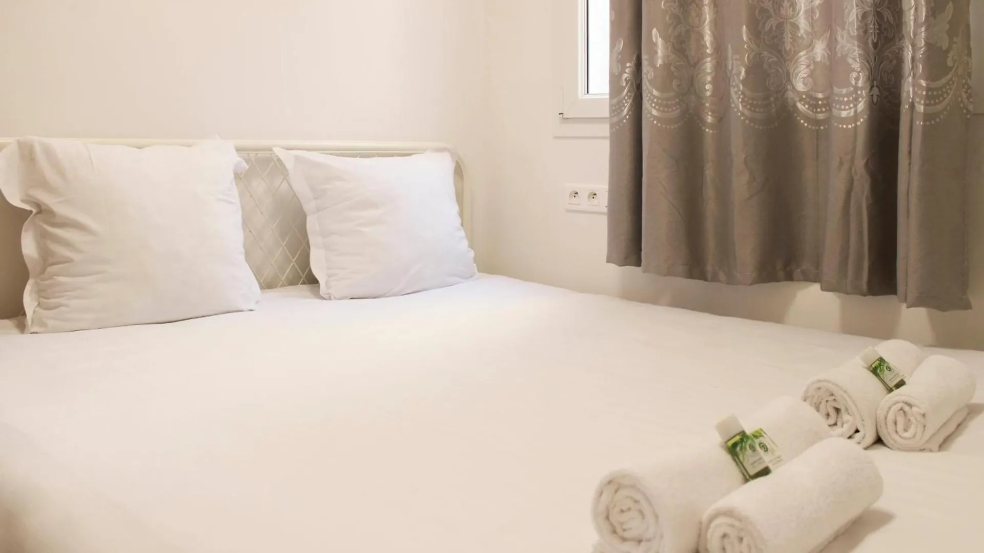 Beautiful And Spacious In The 10th *