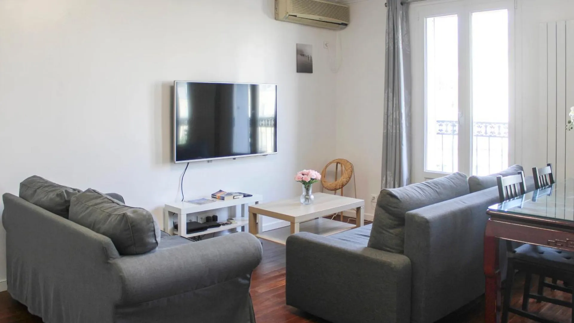 Beautiful And Spacious In The 10th פריז